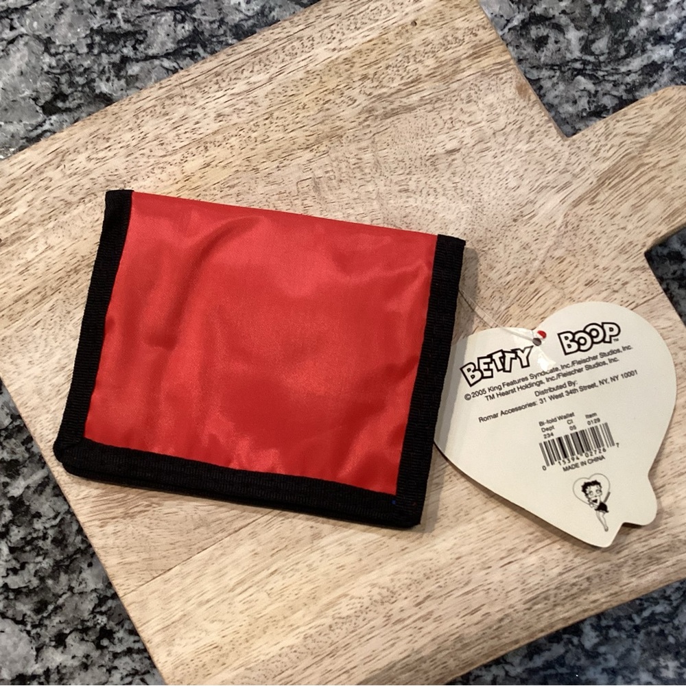 🔴 Vintage - NWT - Betty Boop 2005 Bi-Fold Wallet - Never Used - Rare - Picture 2 of 8